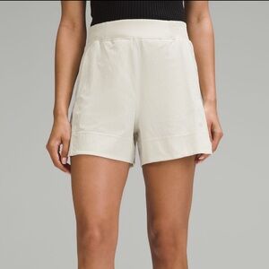 Lululemon Stretch Woven Relaxed Fit High Waist Shorts - size XL - NWOT!